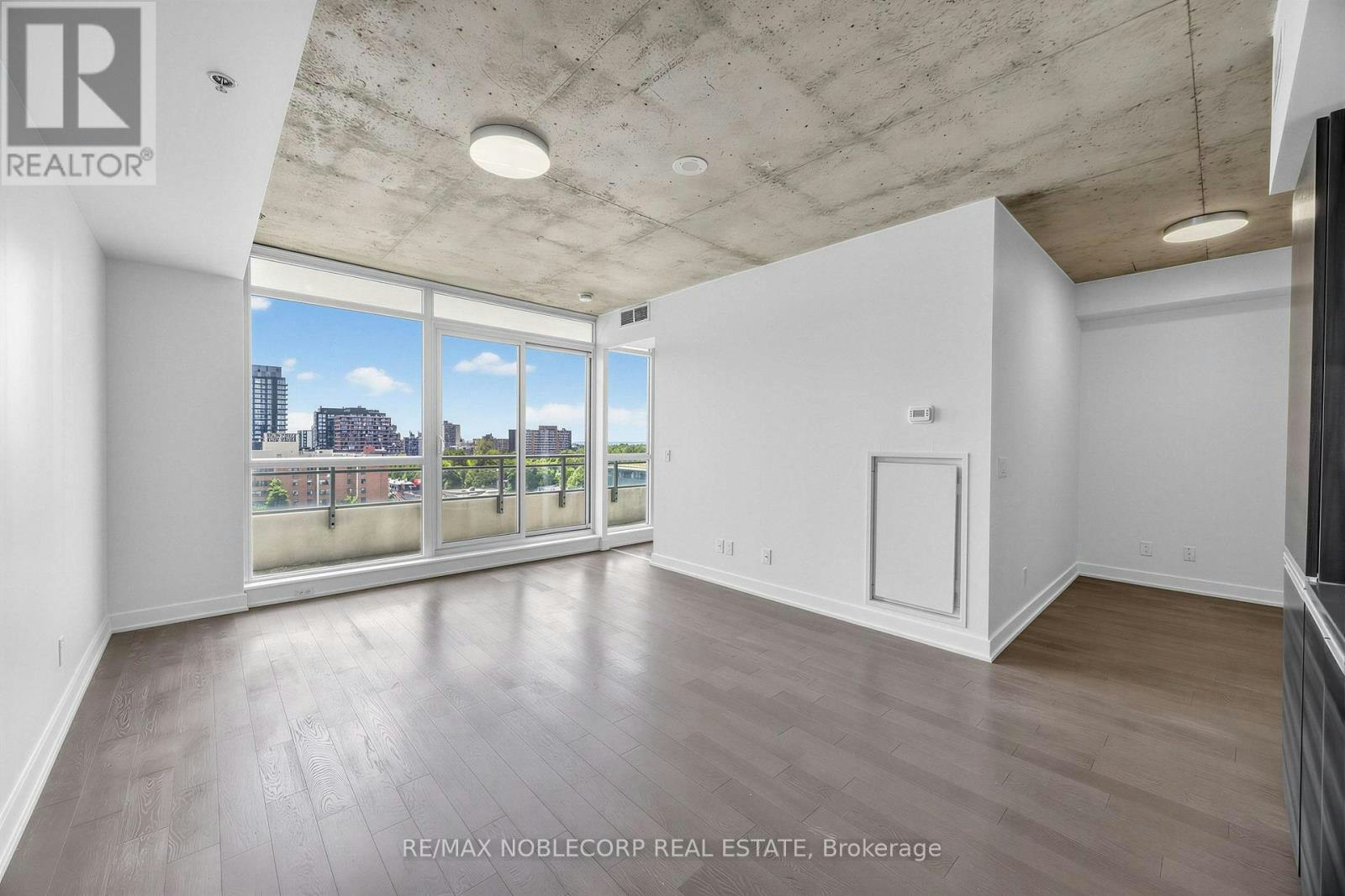 1006-20 Minowan Miikan Lane, Toronto, ON, M6J 0E5 - 9