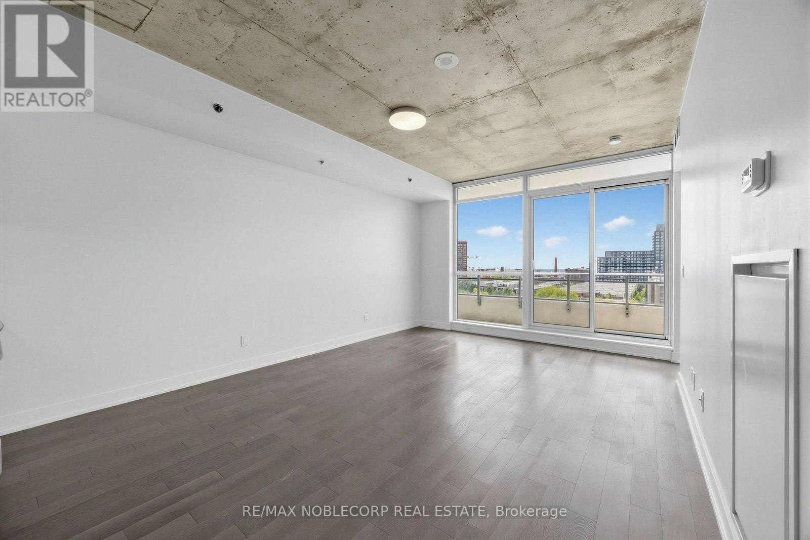 1006-20 Minowan Miikan Lane, Toronto, ON, M6J 0E5 - 7