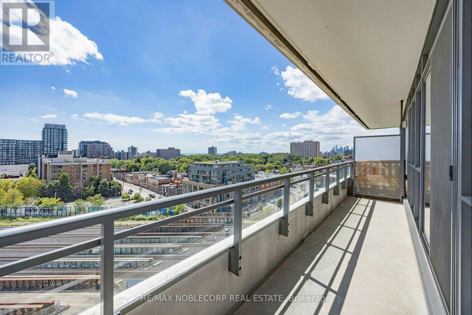 1006-20 Minowan Miikan Lane, Toronto, ON, M6J 0E5 - 17
