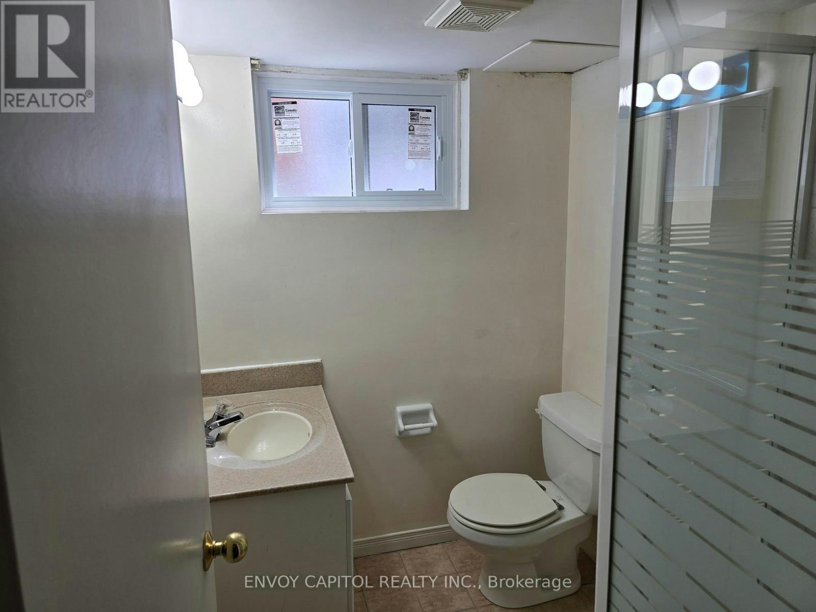 BASEMENT BACHELOR-6 Arrowstook Road, Toronto, ON, M2K 1J9 - 4