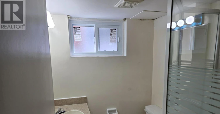 BASEMENT BACHELOR-6 Arrowstook Road, Toronto, ON, M2K 1J9 - 4