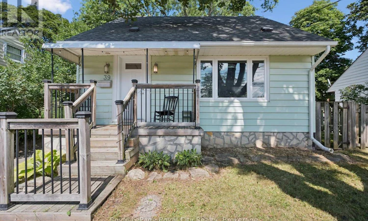 39 Ridgewood Avenue