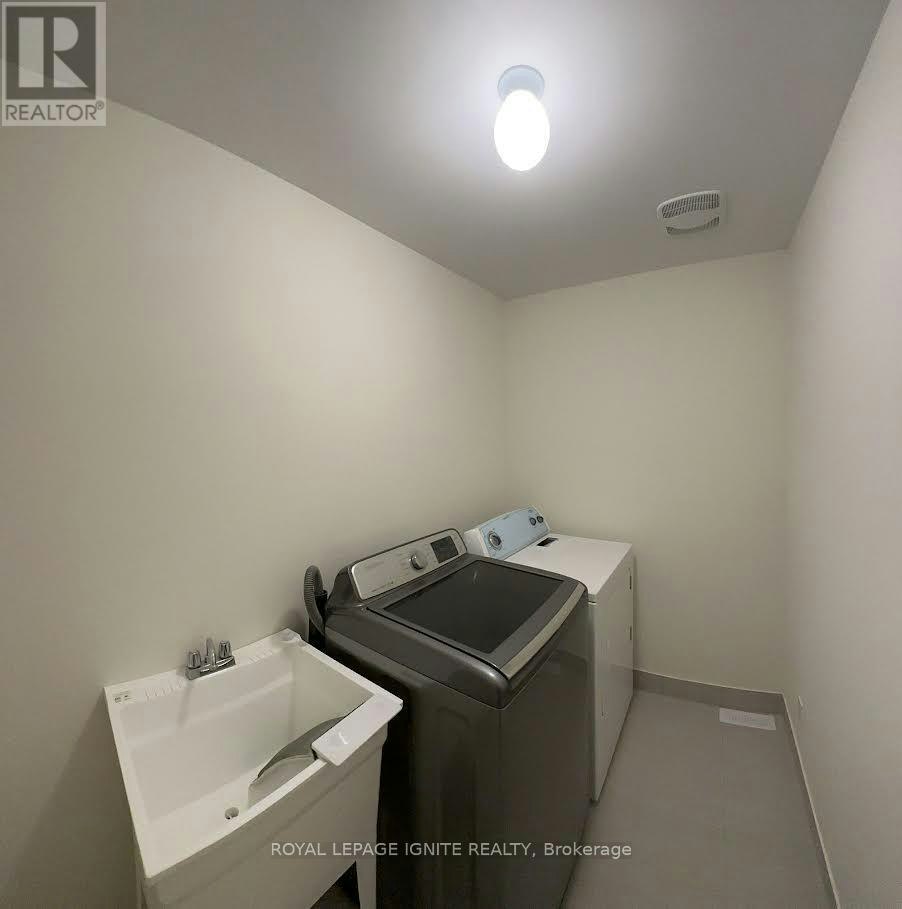 25 Jack Potts Way, Clarington, ON, L1E 0E8 - 11