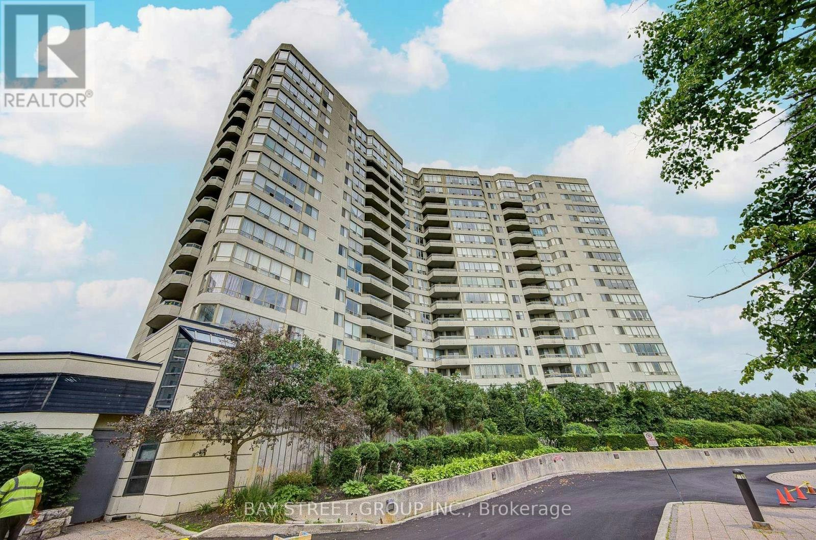 1607-160 Alton Towers Circle, Toronto, ON, M1V 4X8