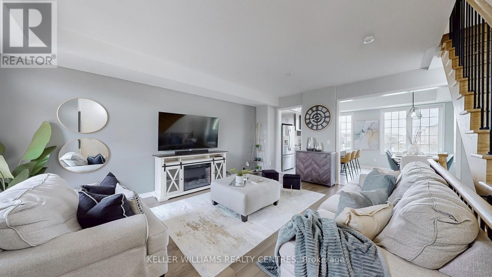 189 Harding Park Street, Newmarket, ON, L3Y 0E3