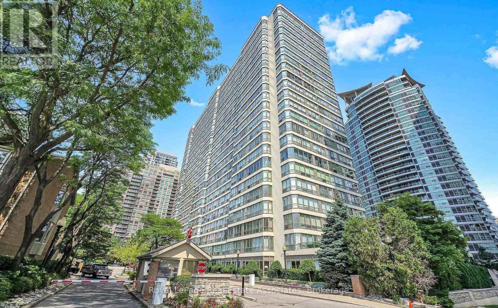 809-55 Elm Drive W, Mississauga, ON, L5B 3Z3 - 2