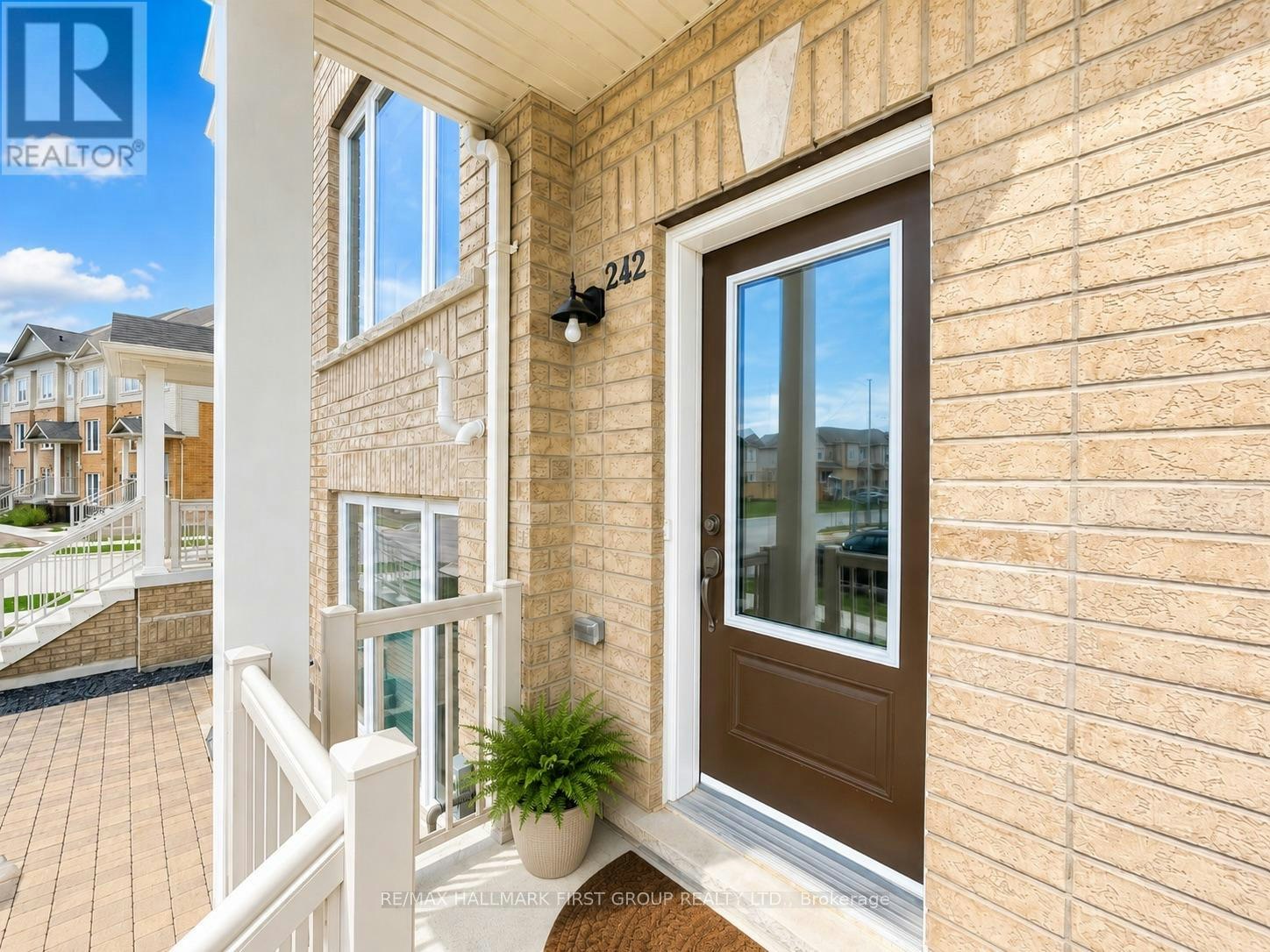 60-242 Law Drive, Guelph, ON, N1E 0H5 - 2