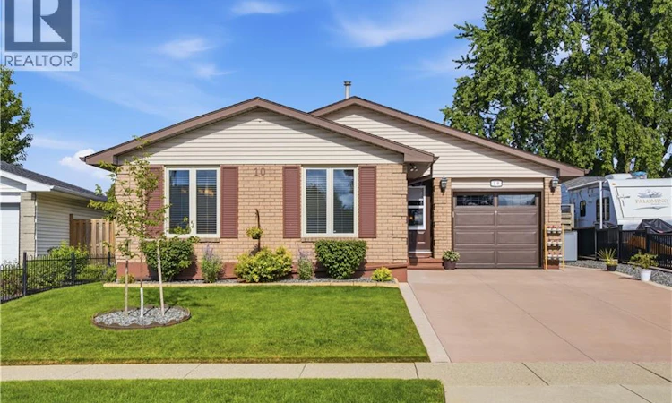 10 Macatee Place