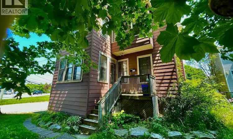 102-104 Lansdowne Avenue