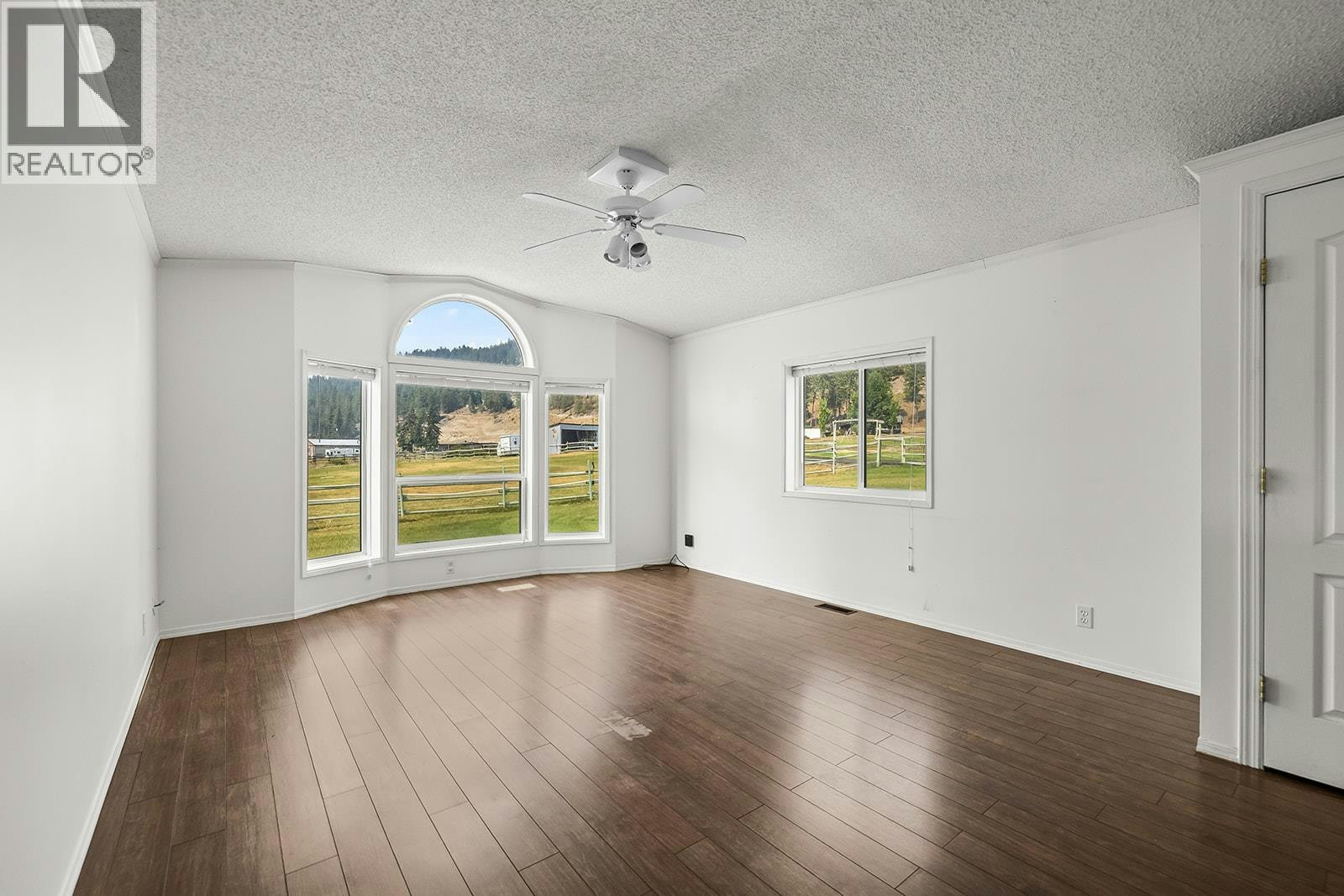 5090 Mackinnon Road, Peachland, BC, V0H 1X0 - 54