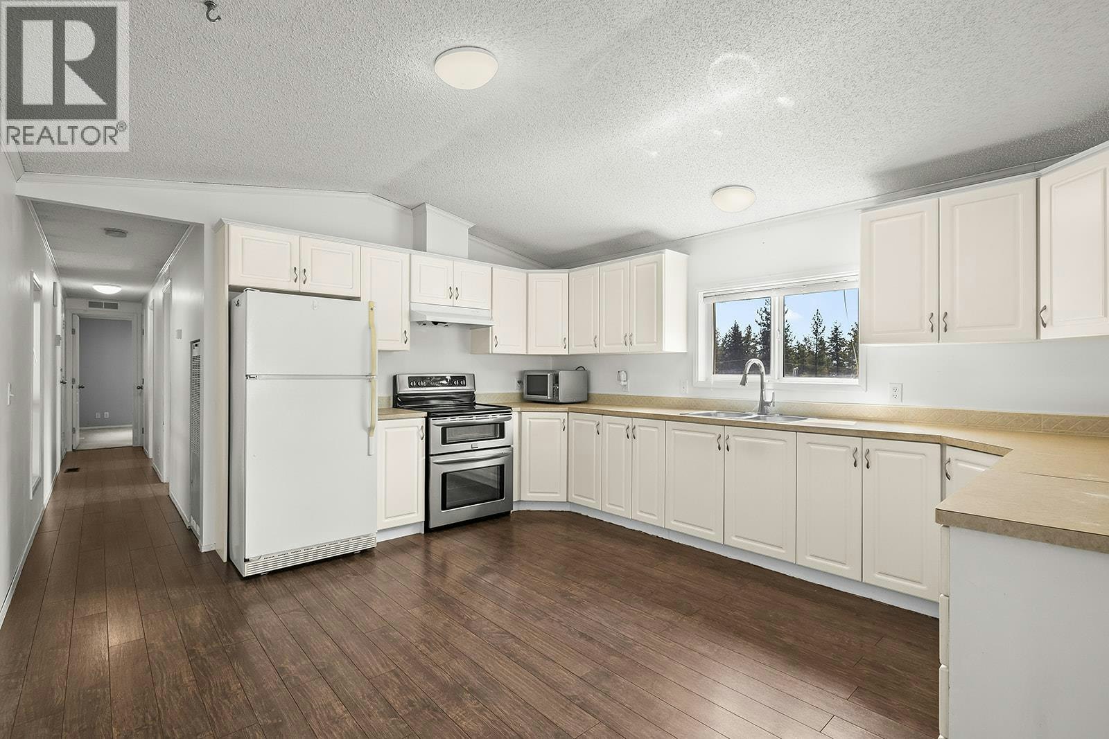 5090 Mackinnon Road, Peachland, BC, V0H 1X0 - 57