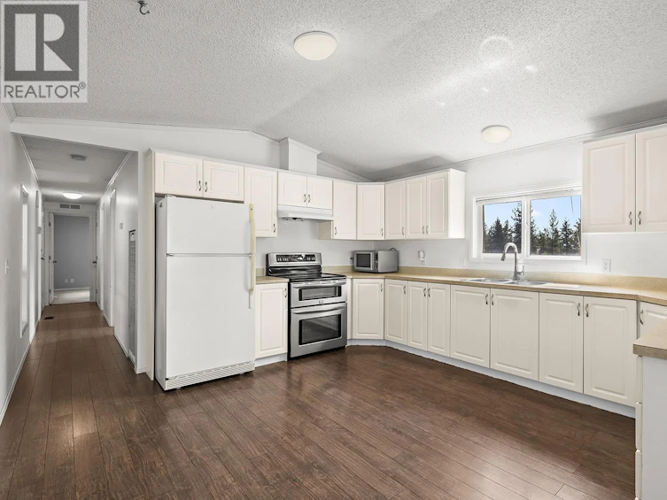5090 Mackinnon Road, Peachland, BC, V0H 1X0 - 57