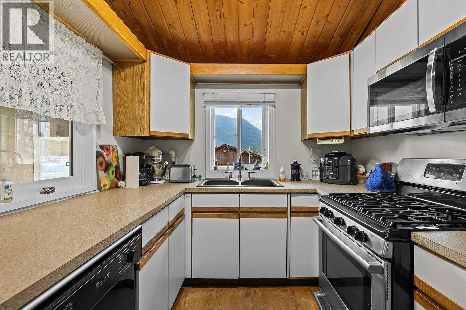 5090 Mackinnon Road, Peachland, BC, V0H 1X0 - 39