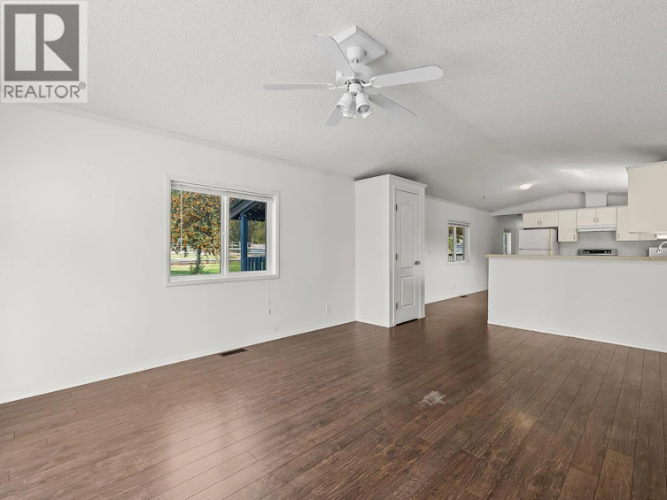 5090 Mackinnon Road, Peachland, BC, V0H 1X0 - 55