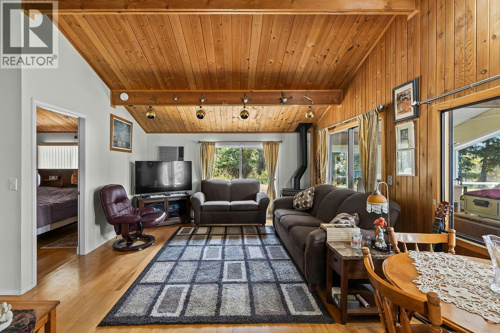 5090 Mackinnon Road, Peachland, BC, V0H 1X0 - 43