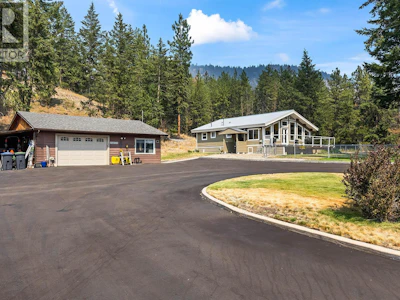 5090 Mackinnon Road - 4