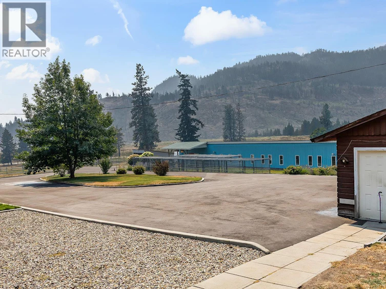 5090 Mackinnon Road, Peachland, BC, V0H 1X0 - 7
