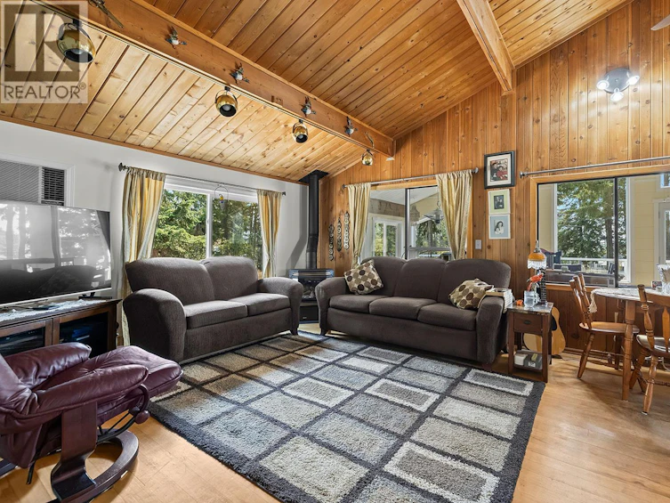 5090 Mackinnon Road, Peachland, BC, V0H 1X0 - 36