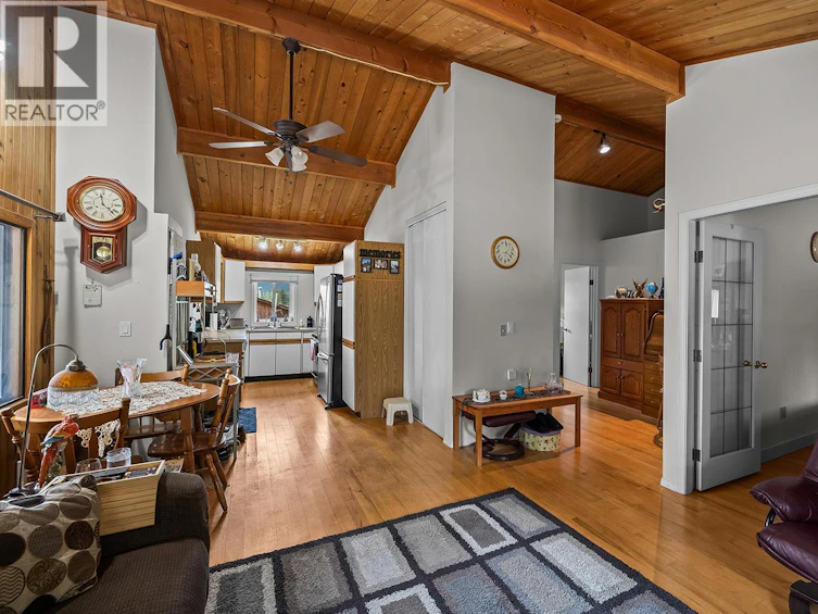 5090 Mackinnon Road, Peachland, BC, V0H 1X0 - 44