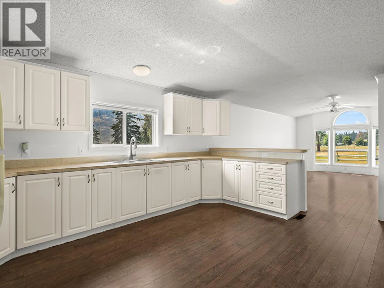 5090 Mackinnon Road, Peachland, BC, V0H 1X0 - 58