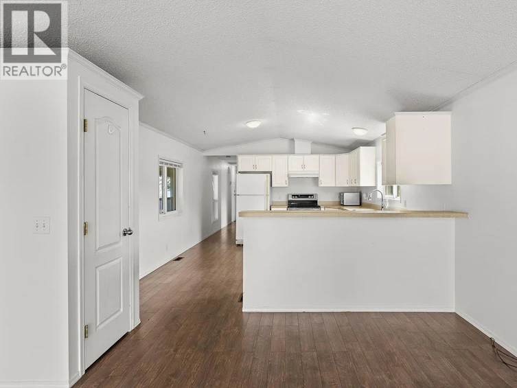 5090 Mackinnon Road, Peachland, BC, V0H 1X0 - 56