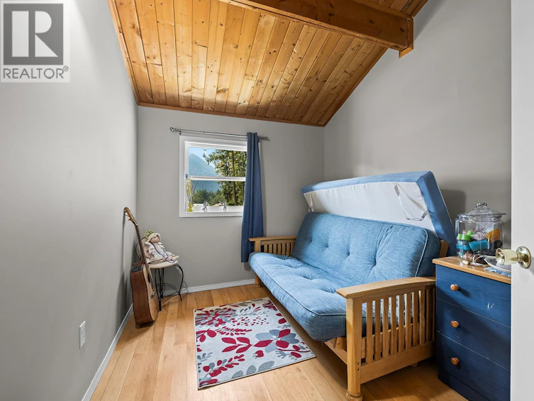 5090 Mackinnon Road, Peachland, BC, V0H 1X0 - 49