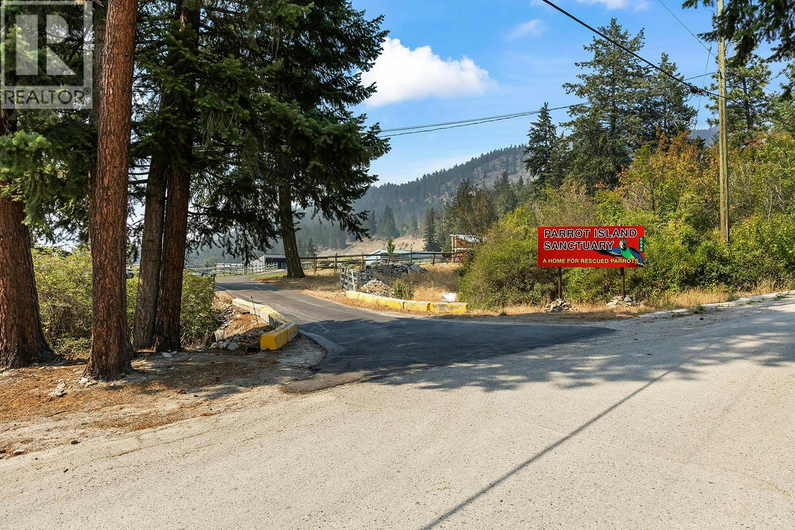 5090 Mackinnon Road - 3