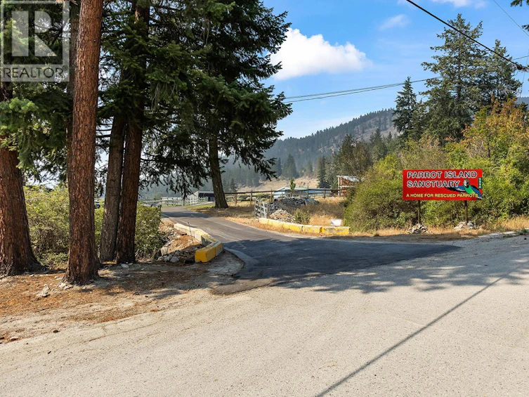 5090 Mackinnon Road, Peachland, BC, V0H 1X0 - 3