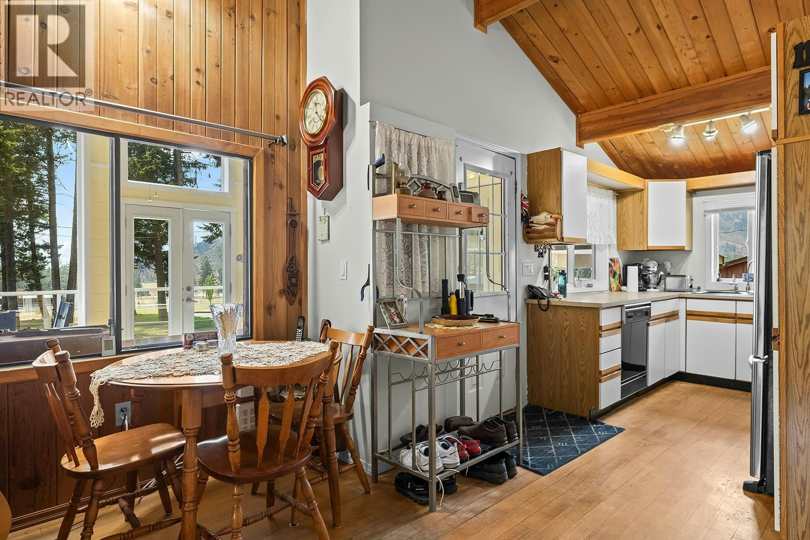 5090 Mackinnon Road, Peachland, BC, V0H 1X0 - 38
