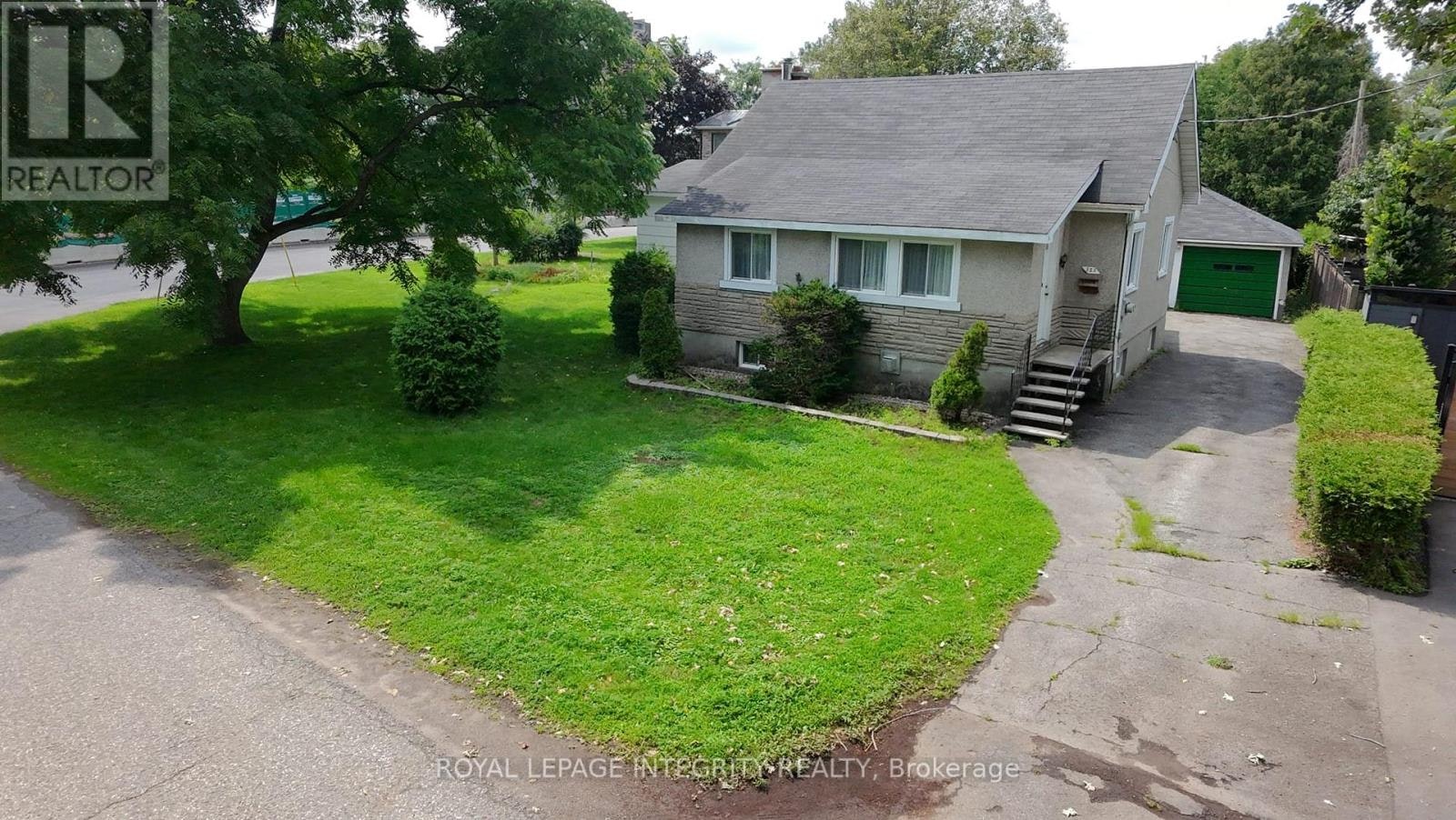 322 Kirchoffer Avenue, Ottawa, ON, K2A 1Y3