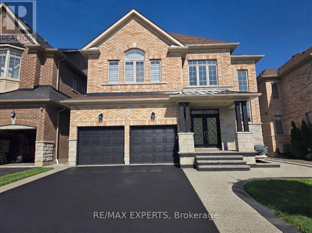 43 Lewis Avenue, Bradford West Gwillimbury, ON, L3Z 0X2
