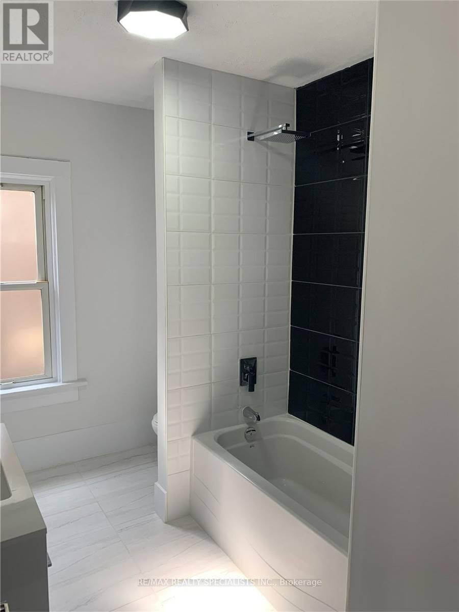 12 Page Street, St. Catharines, ON, L2R 4A3 - 7