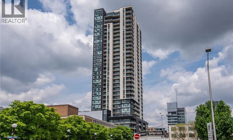 3104-60 Charles Street W