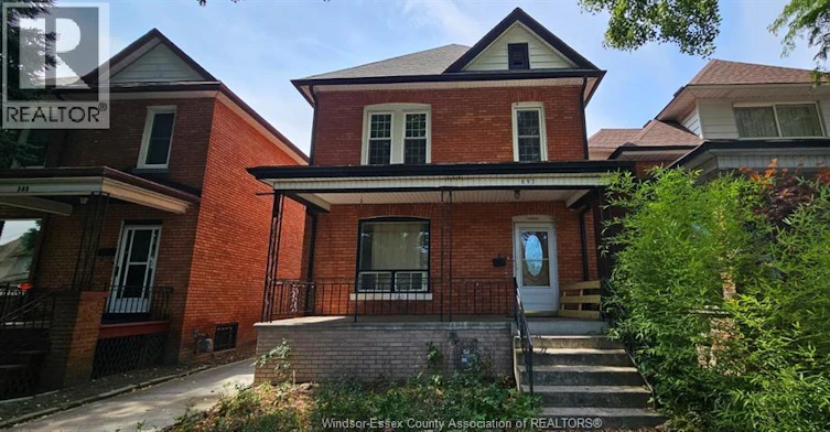 UPPER-693 Bruce Avenue, Windsor, ON, N9A 4X3 - 2