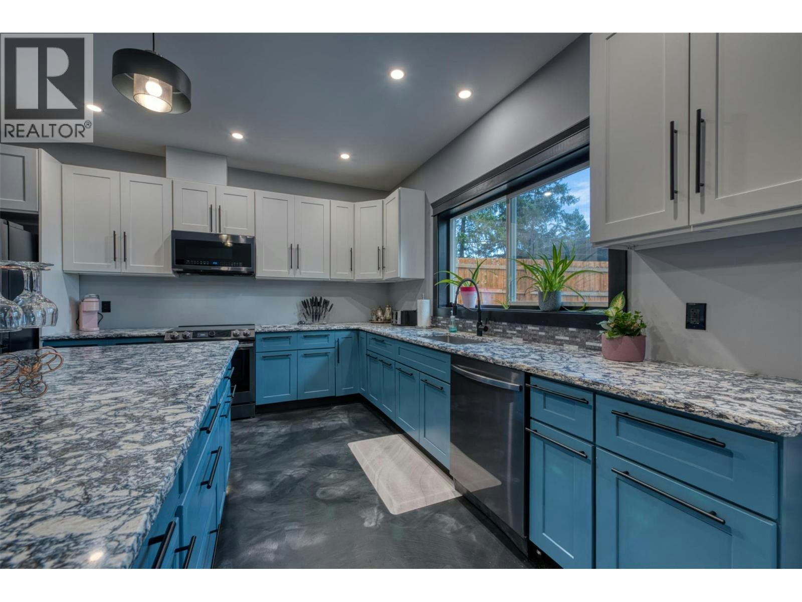 10795 Westshore Road, West Kelowna, BC, V1H 2C3