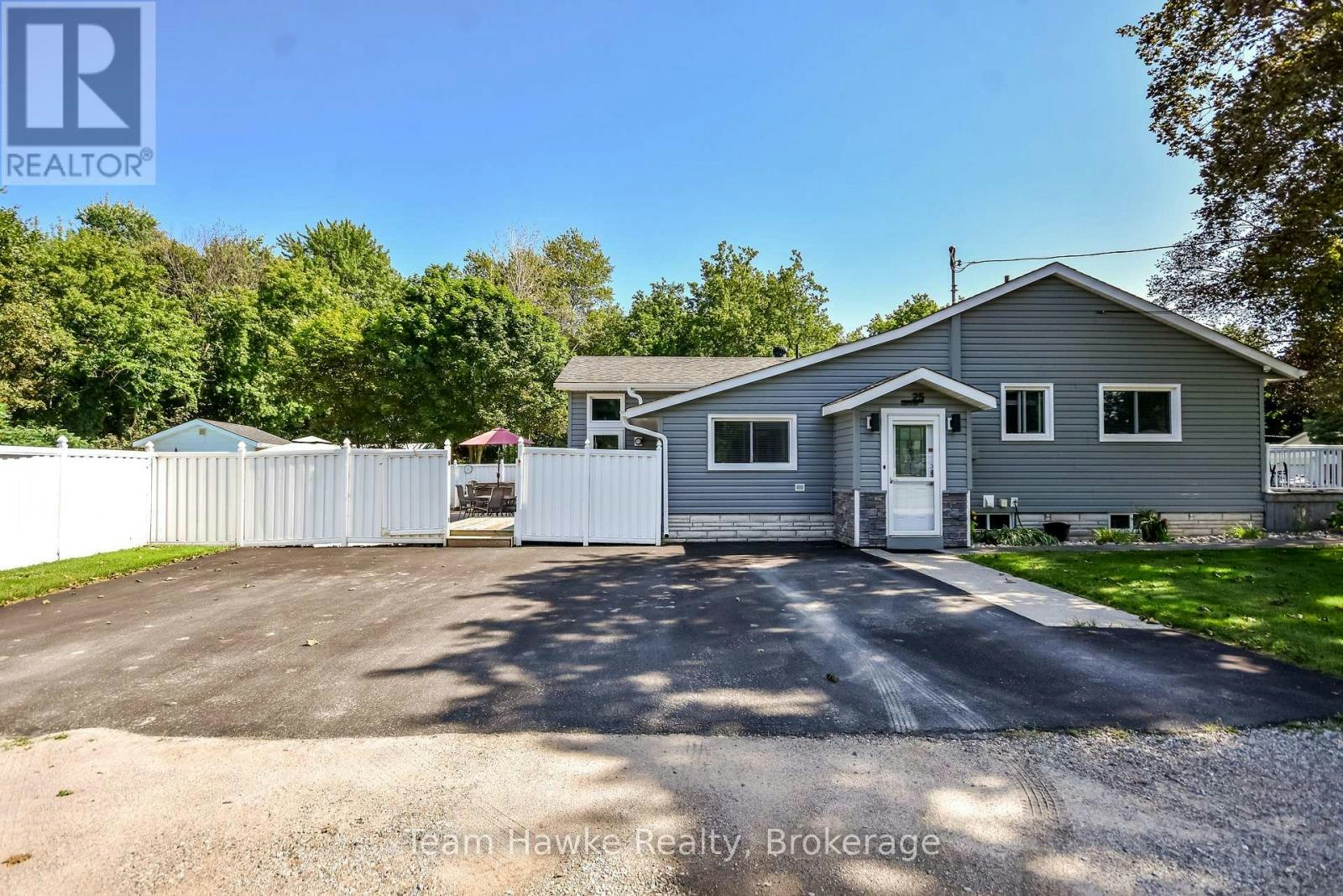 25 Lucy Street, Penetanguishene, ON, L9M 1K7