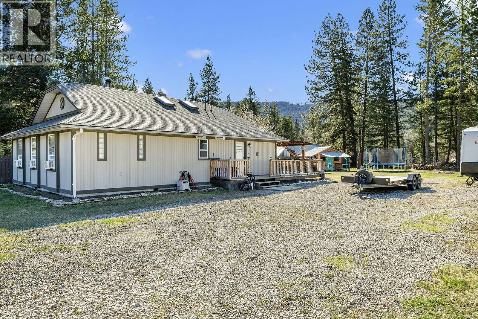 5835 3rd Street, Beaverdell, BC, V0H 1A0 - 8
