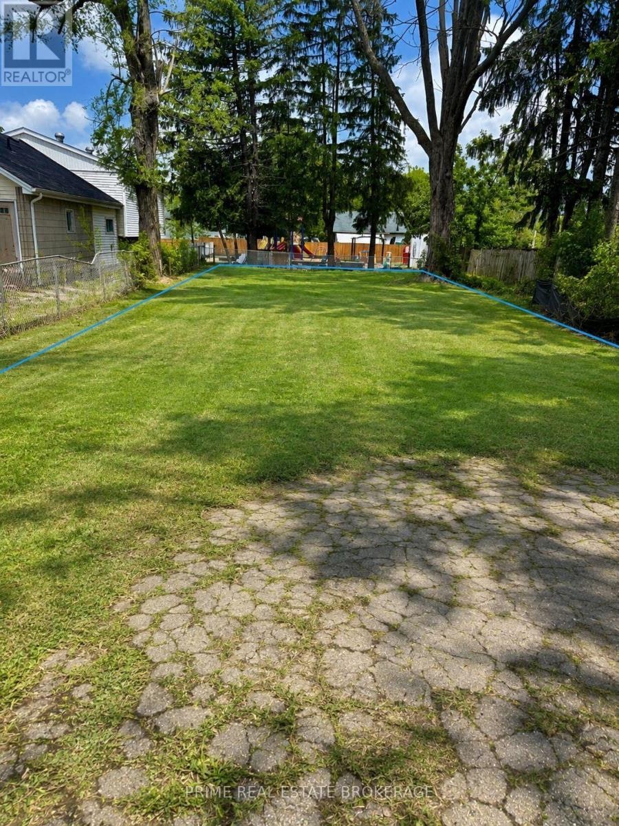 1849 Dundas Street, London, ON, N5W 3E7