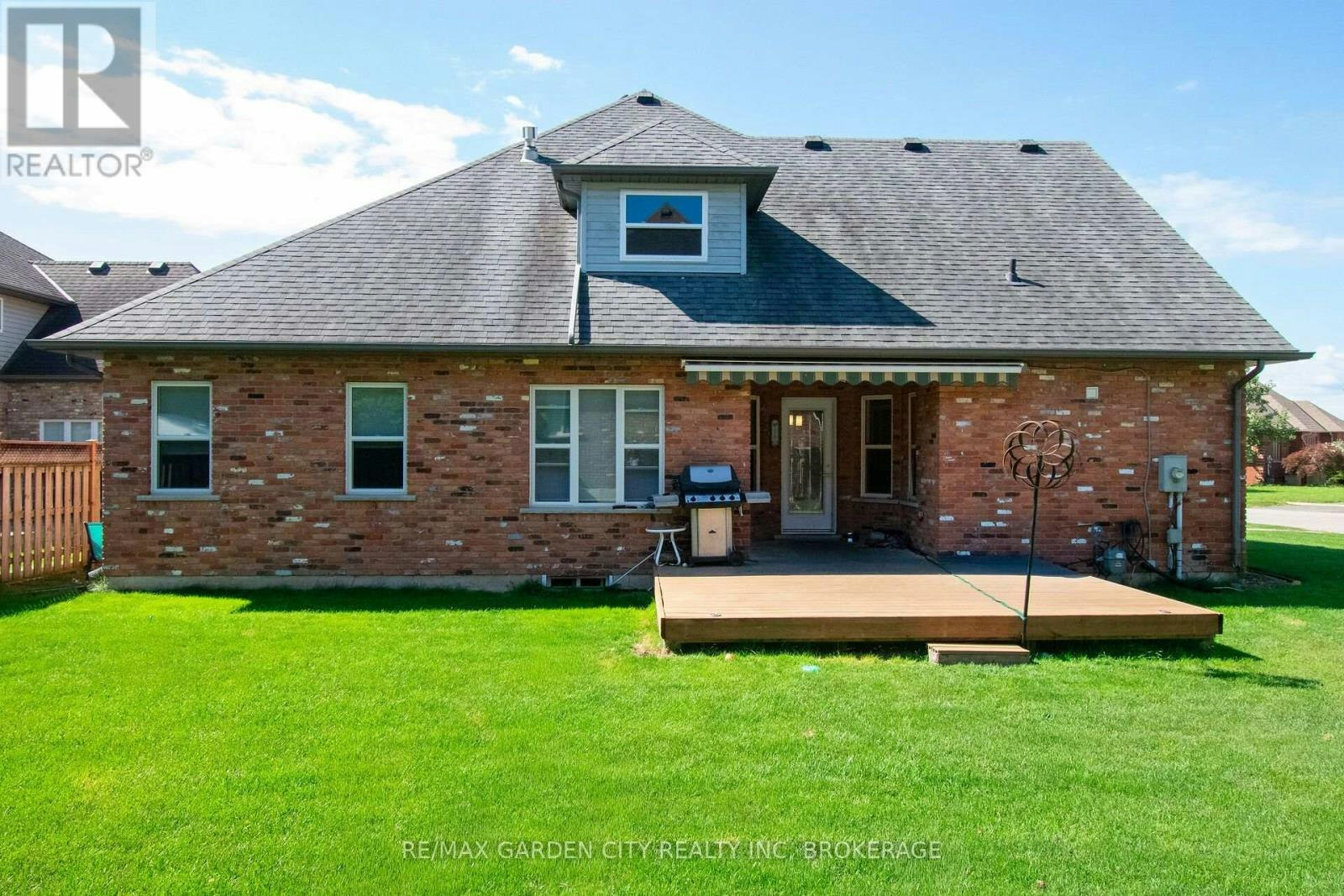 26 Las Road, West Lincoln, ON, L0R 2A0