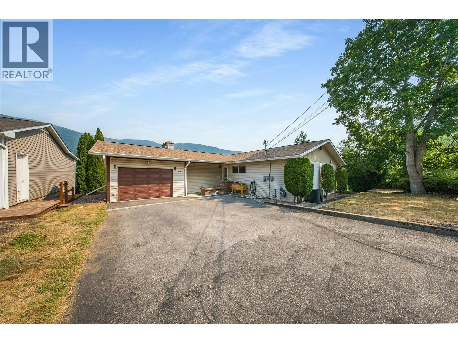 3509 5th Avenue, Castlegar, BC, V1N 2V8