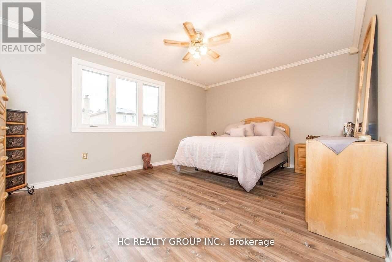 42 Greenbelt Crescent, Richmond Hill, ON, L4C 5R8 - 18