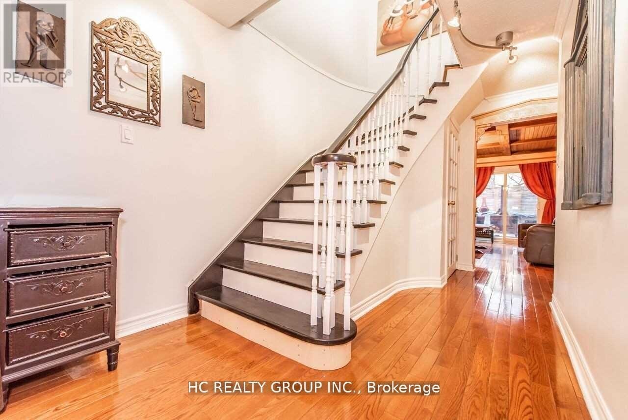 42 Greenbelt Crescent, Richmond Hill, ON, L4C 5R8 - 17