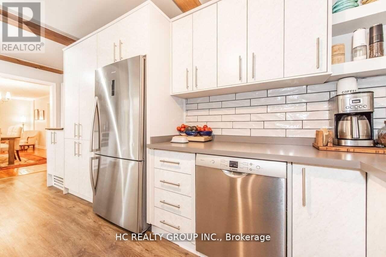 42 Greenbelt Crescent, Richmond Hill, ON, L4C 5R8 - 12