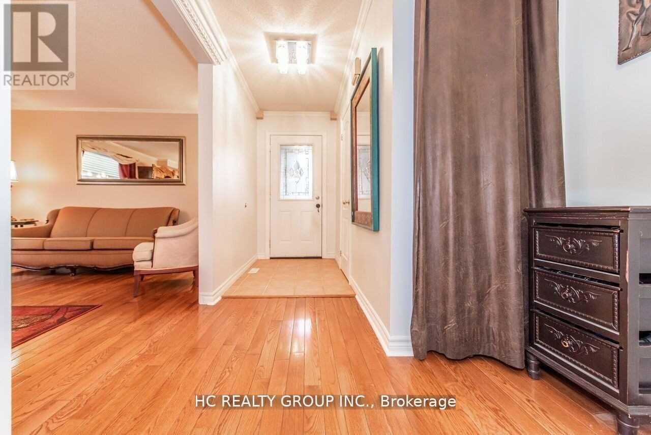 42 Greenbelt Crescent, Richmond Hill, ON, L4C 5R8 - 5