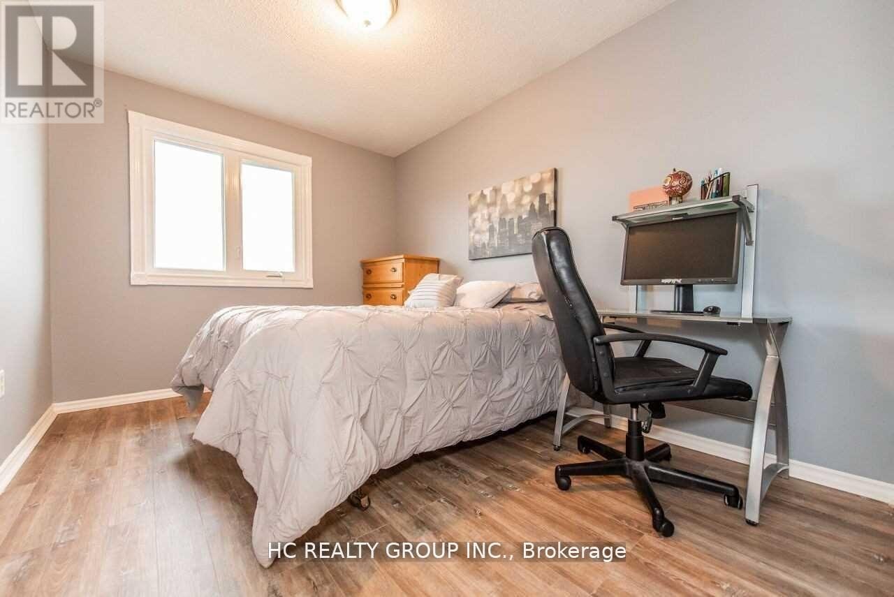 42 Greenbelt Crescent, Richmond Hill, ON, L4C 5R8 - 24