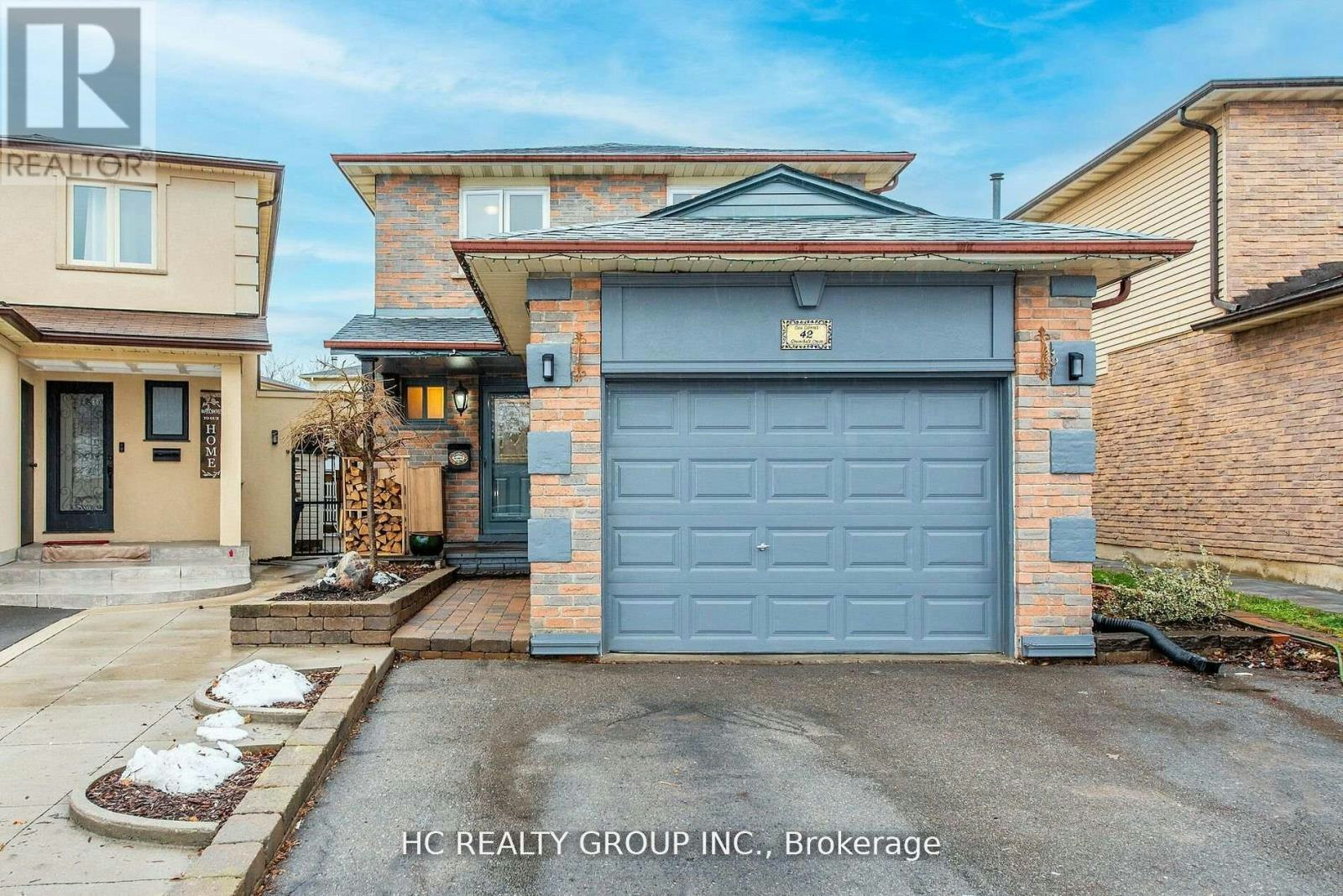 42 Greenbelt Crescent, Richmond Hill, ON, L4C 5R8 - 2
