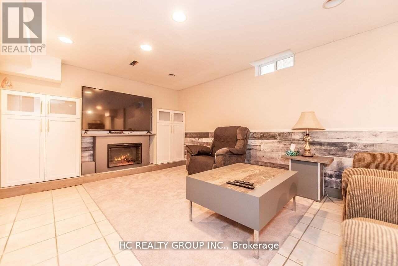 42 Greenbelt Crescent, Richmond Hill, ON, L4C 5R8 - 32