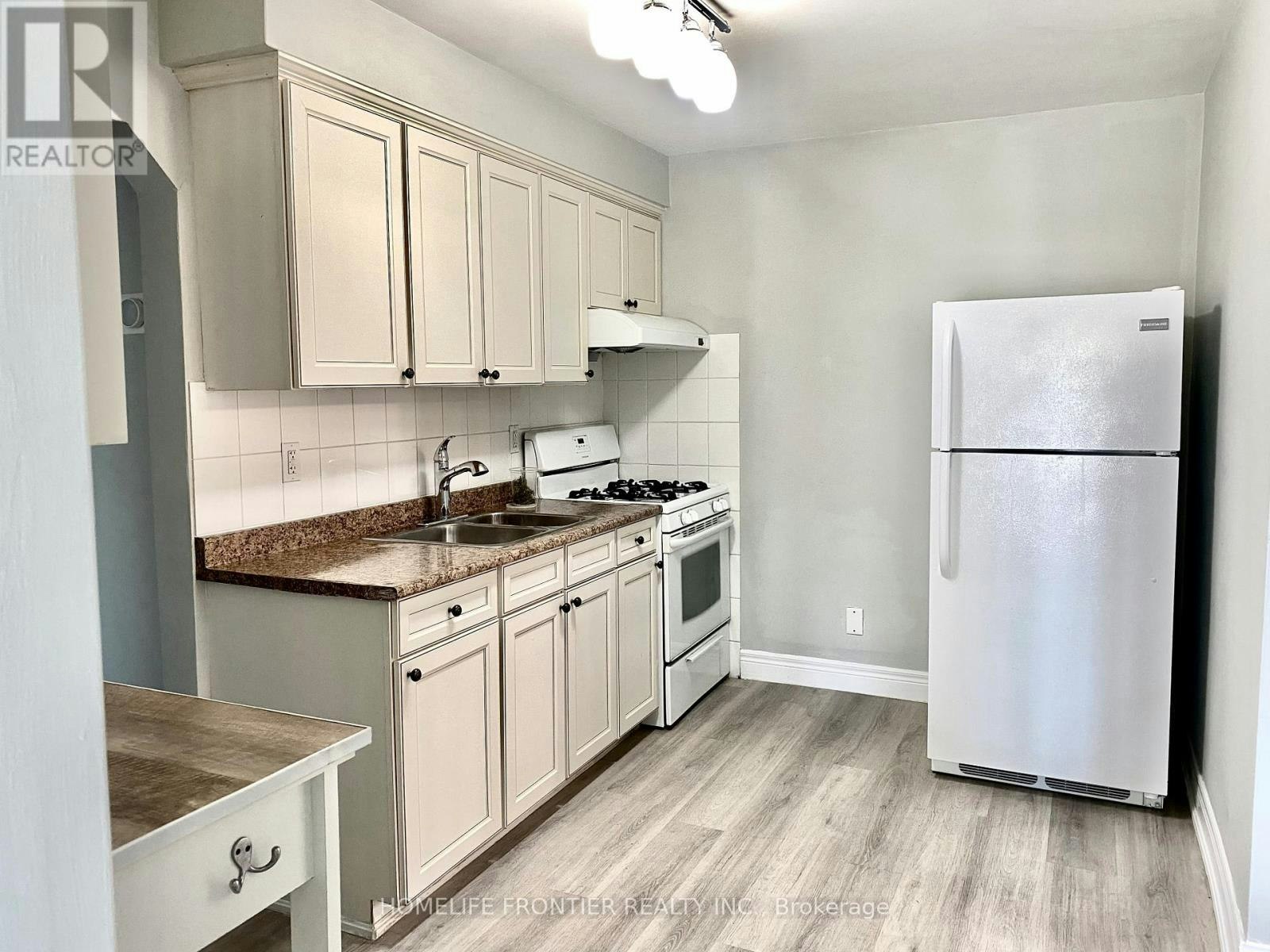 MAIN-63 Lockerbie Avenue, Toronto, ON, M9N 3A3 - 11