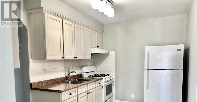 MAIN-63 Lockerbie Avenue, Toronto, ON, M9N 3A3 - 11