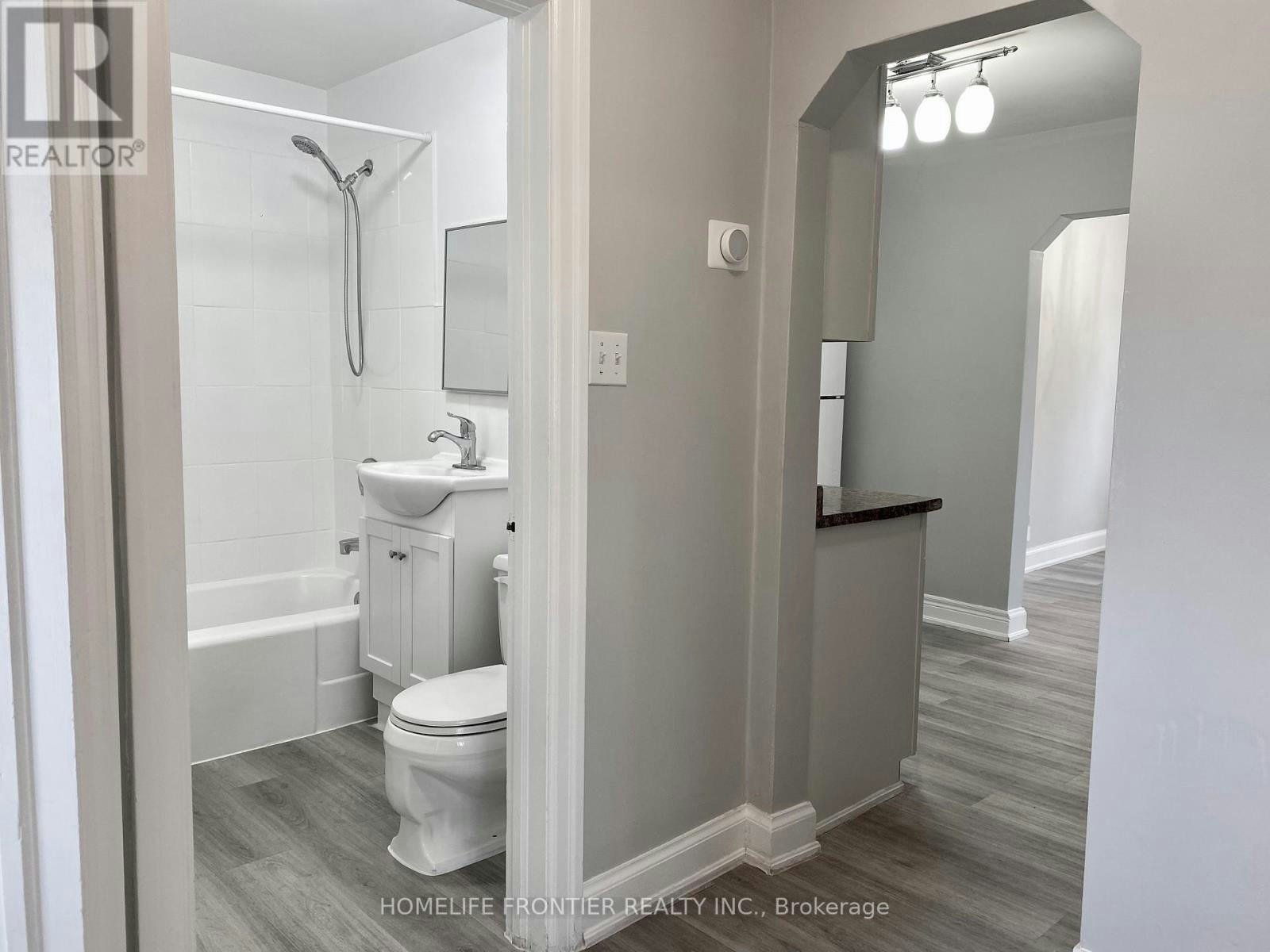 MAIN-63 Lockerbie Avenue, Toronto, ON, M9N 3A3 - 14